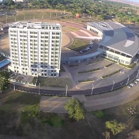 President Hotel At Umodzi Park Lilongwe Dış mekan fotoğraf