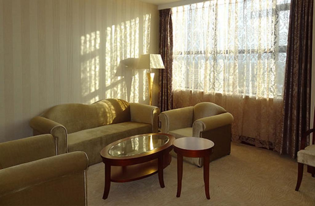 President Hotel At Umodzi Park Lilongwe Dış mekan fotoğraf