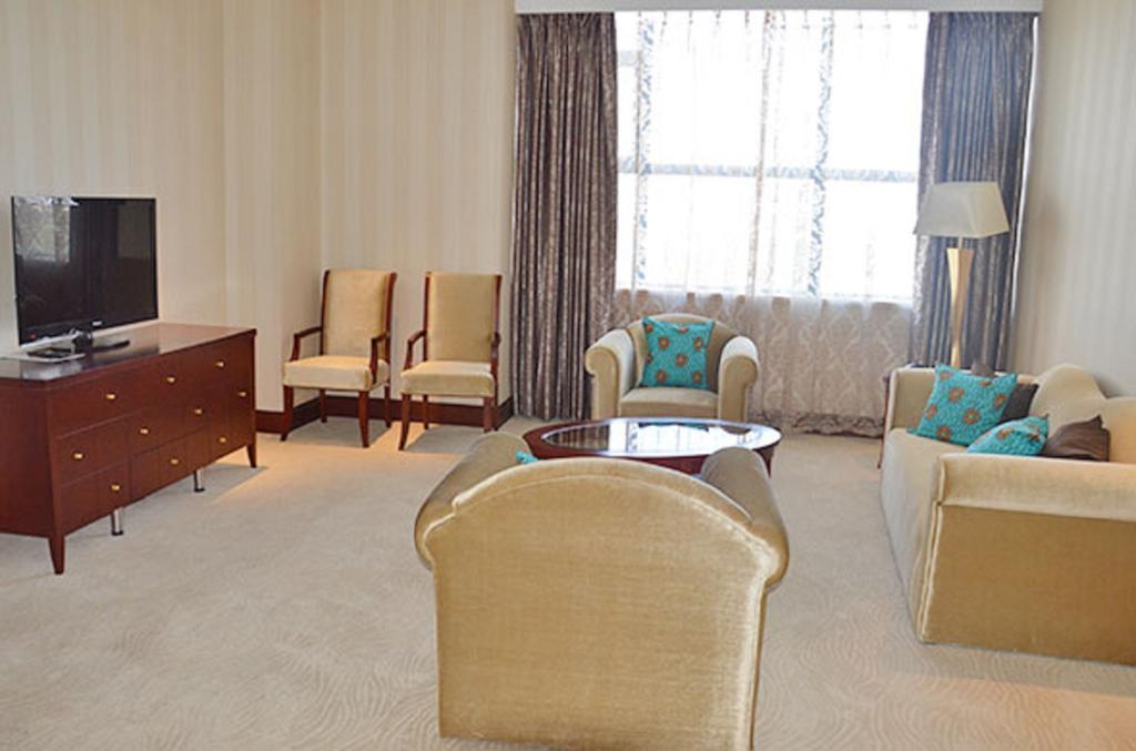 President Hotel At Umodzi Park Lilongwe Oda fotoğraf