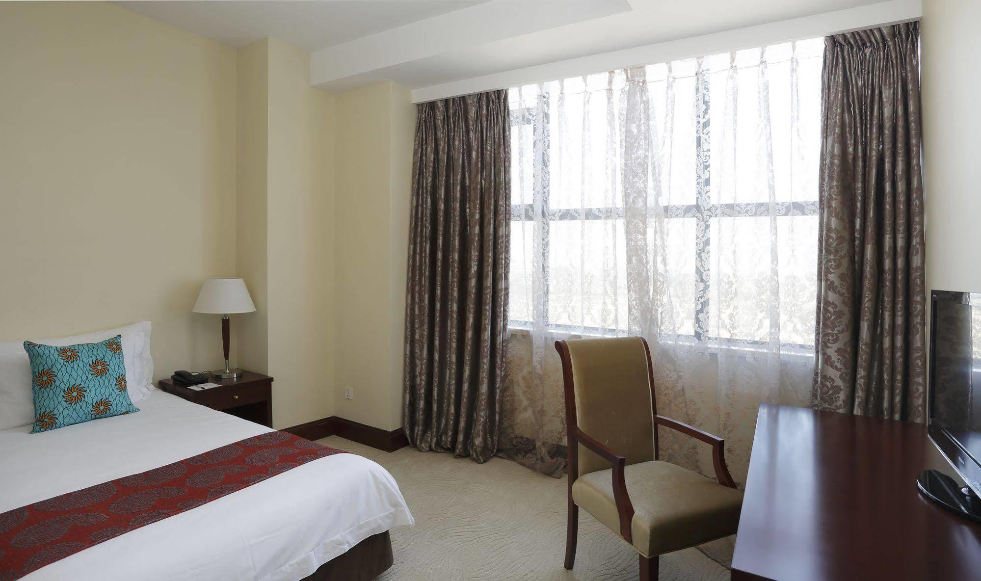 President Hotel At Umodzi Park Lilongwe Dış mekan fotoğraf