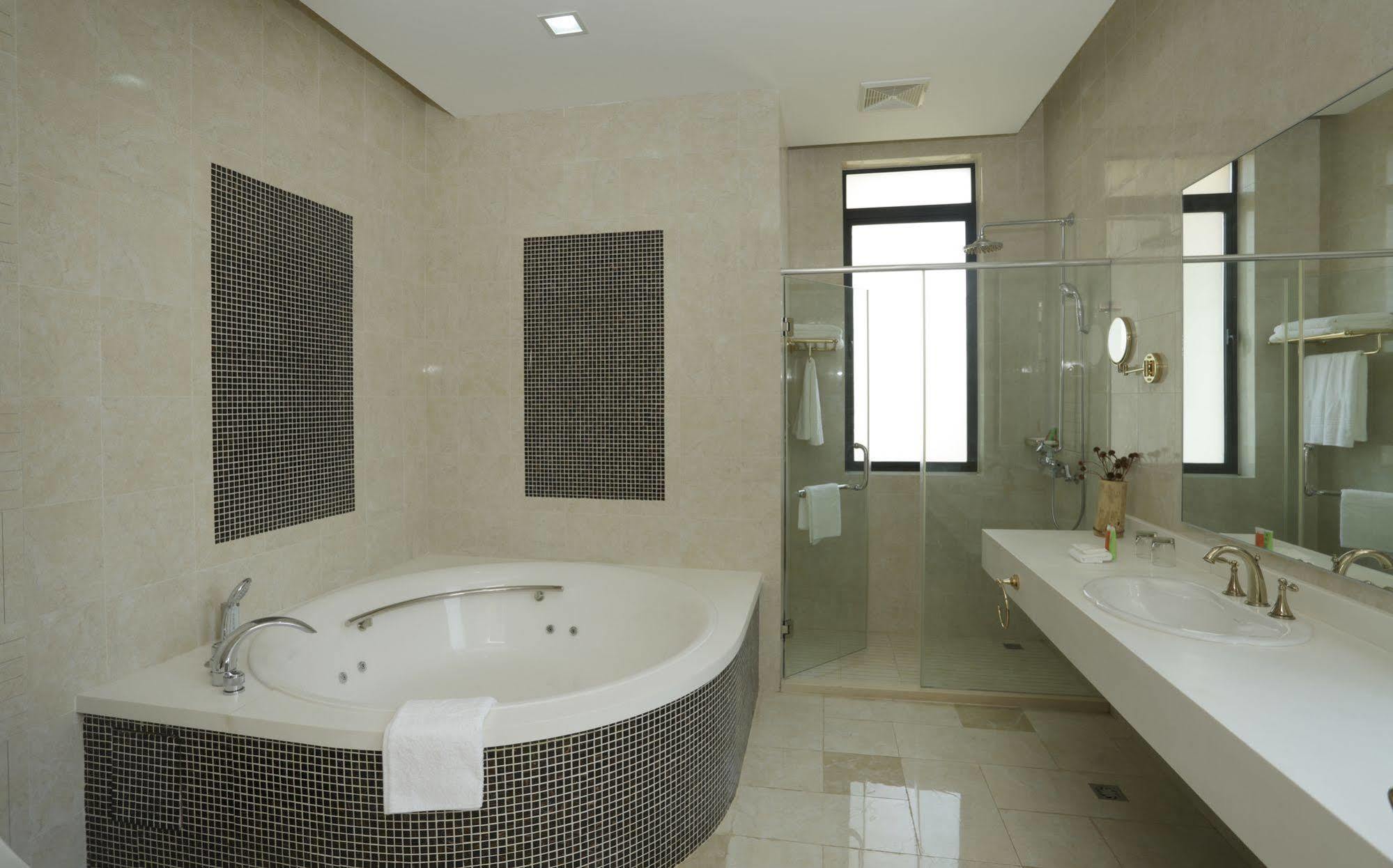 President Hotel At Umodzi Park Lilongwe Dış mekan fotoğraf
