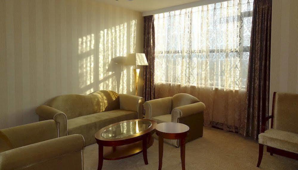 President Hotel At Umodzi Park Lilongwe Dış mekan fotoğraf